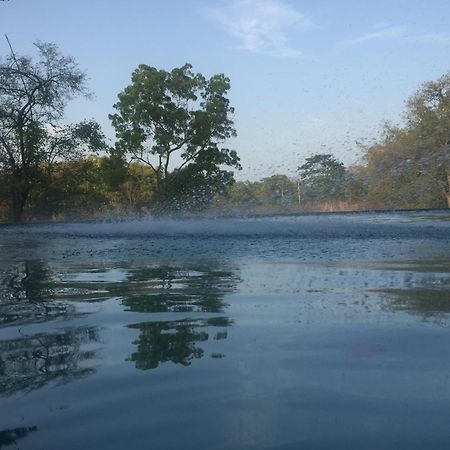 Ehalagala Lake Resort سيغيرِيا المظهر الخارجي الصورة