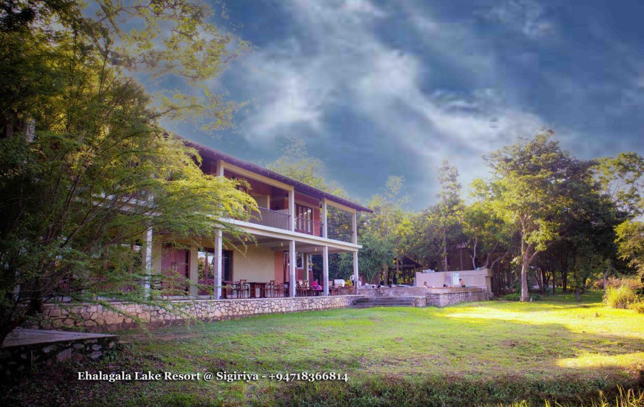 Ehalagala Lake Resort سيغيرِيا المظهر الخارجي الصورة
